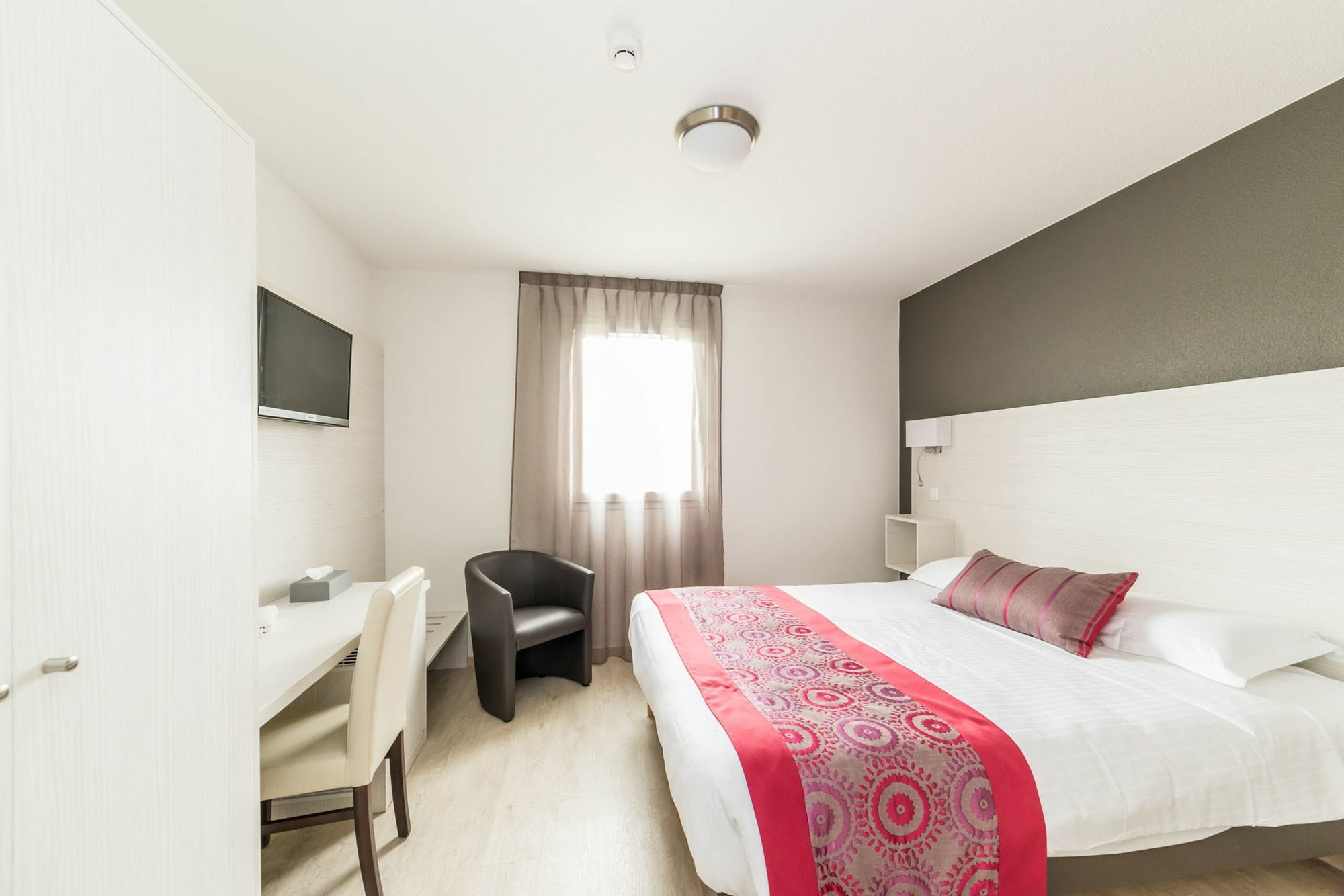 Inter-Hotel Le Mont Saint-Michel Sud Les Quatre Salines Roz-sur-Couesnon Exterior foto